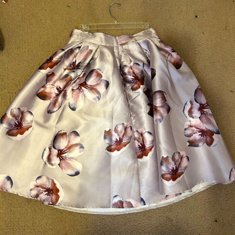 Floral print skirt